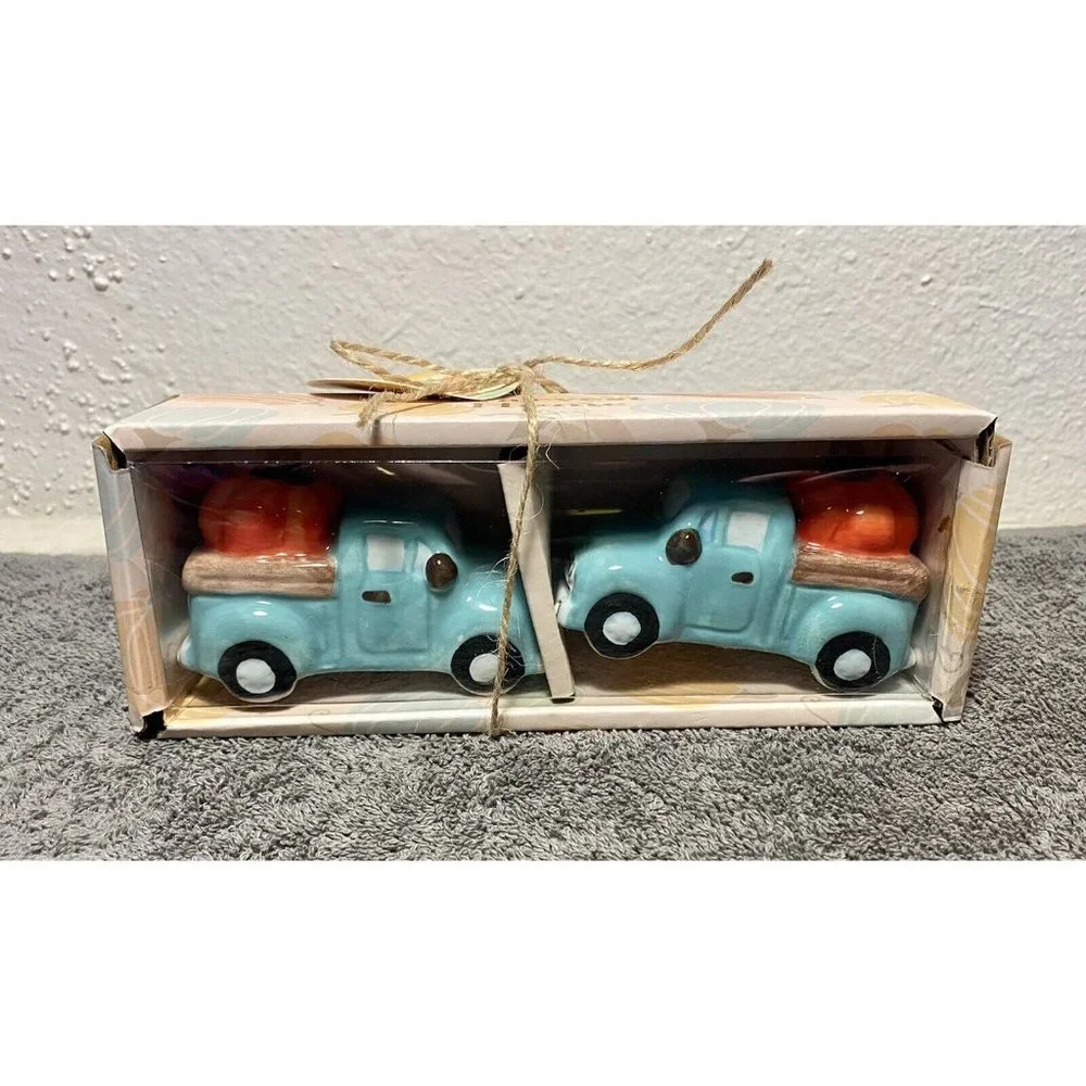 Fall Autumn Salt & Pepper‎ Shakers Pick-Up Truck Pumpkins New NIB Harvest Home